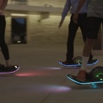 ホバーボード　値段は４８万円！　無重力感覚を得られるハイテク制御装置＆ライトアップの魅力！